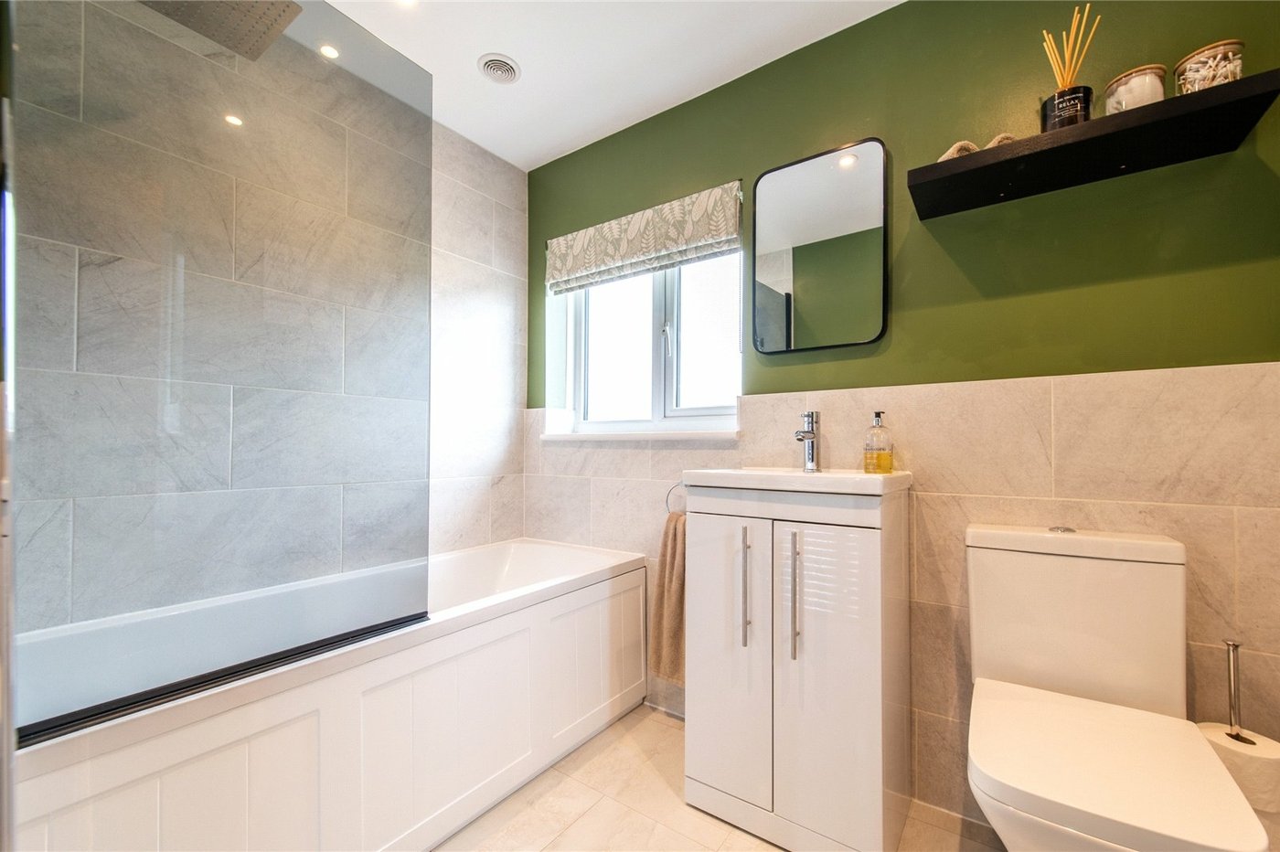 2 bedroom house for sale in Wainscott | Robinson Michael & Jackson