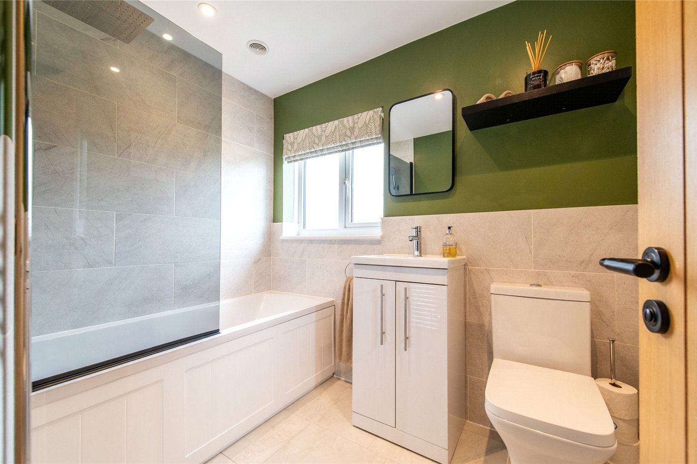 2 bedroom house for sale in Wainscott | Robinson Michael & Jackson