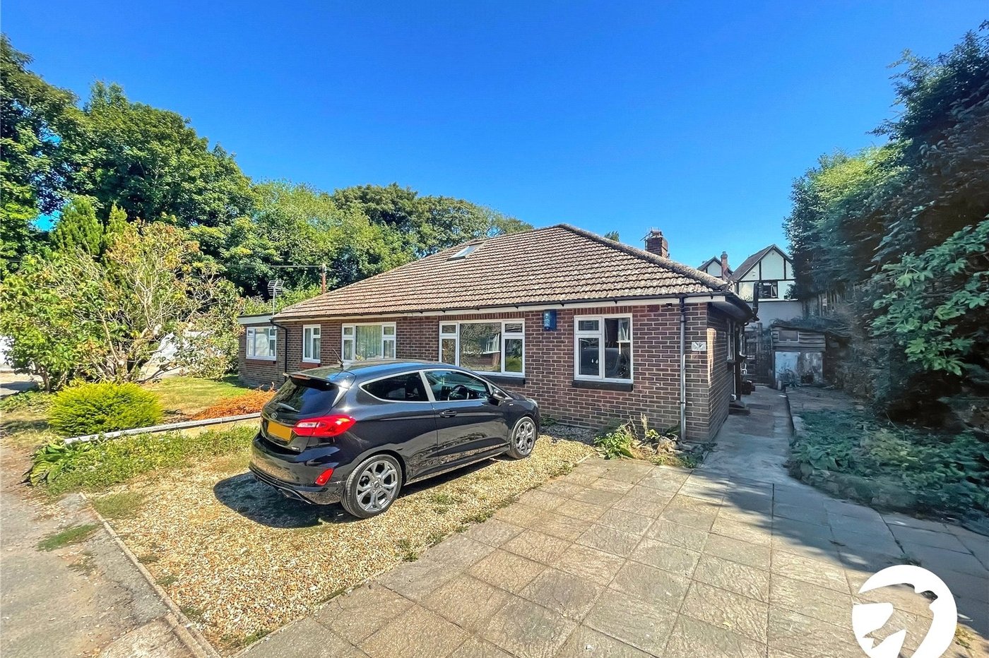 2 bedroom bungalow for sale in West Malling | Robinson Michael & Jackson