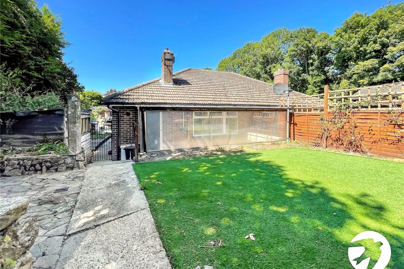 2 bedroom bungalow for sale in West Malling | Robinson Michael & Jackson