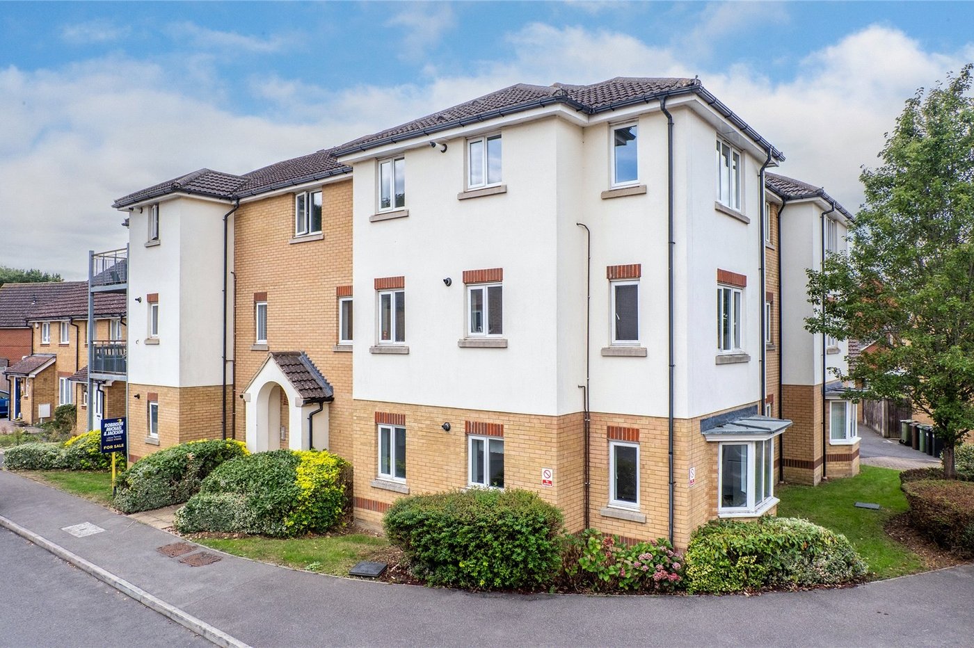 2 bedroom property for sale in Boughton Monchelsea | Robinson Michael & Jackson