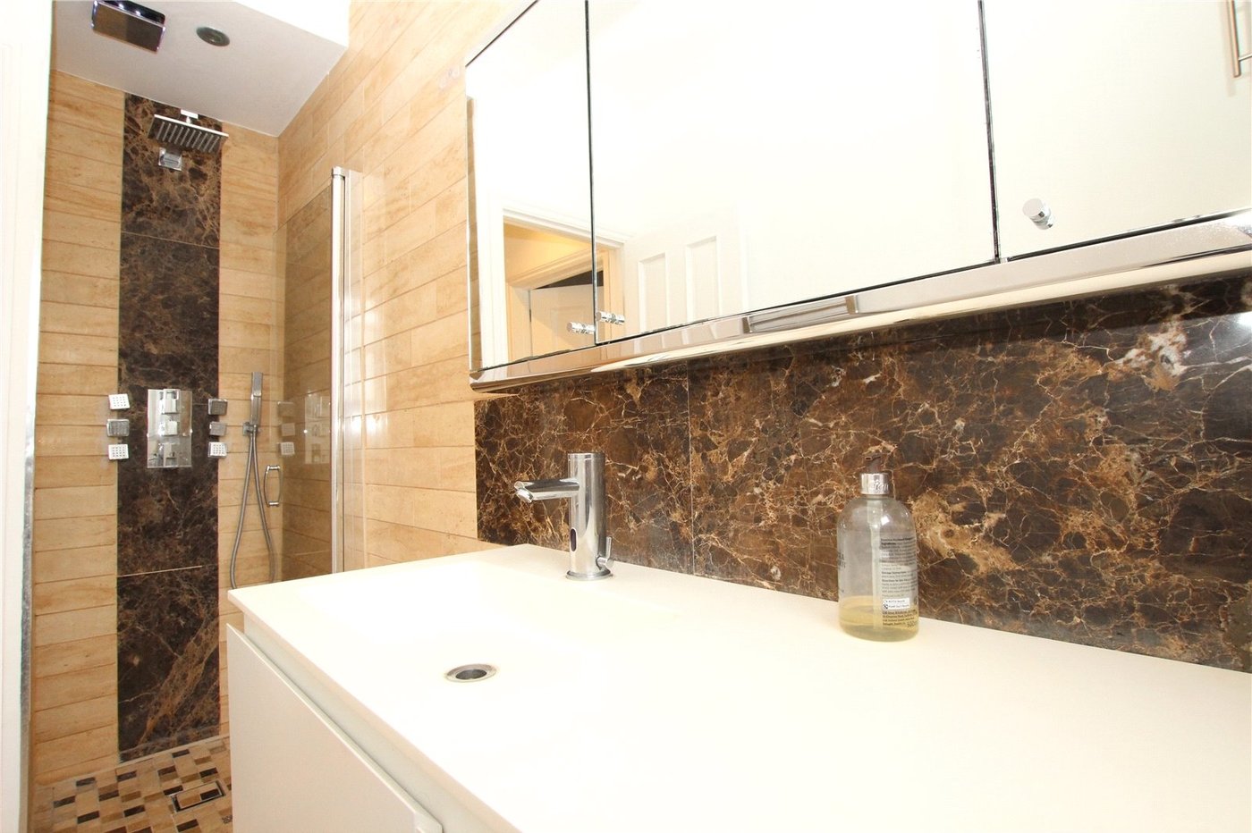 3 bedroom house for sale in Plumstead Common | Robinson Jackson