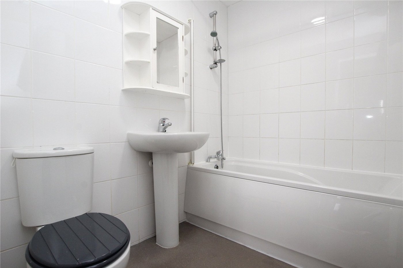 2 bedroom property for sale in Thamesmead | Robinson Jackson