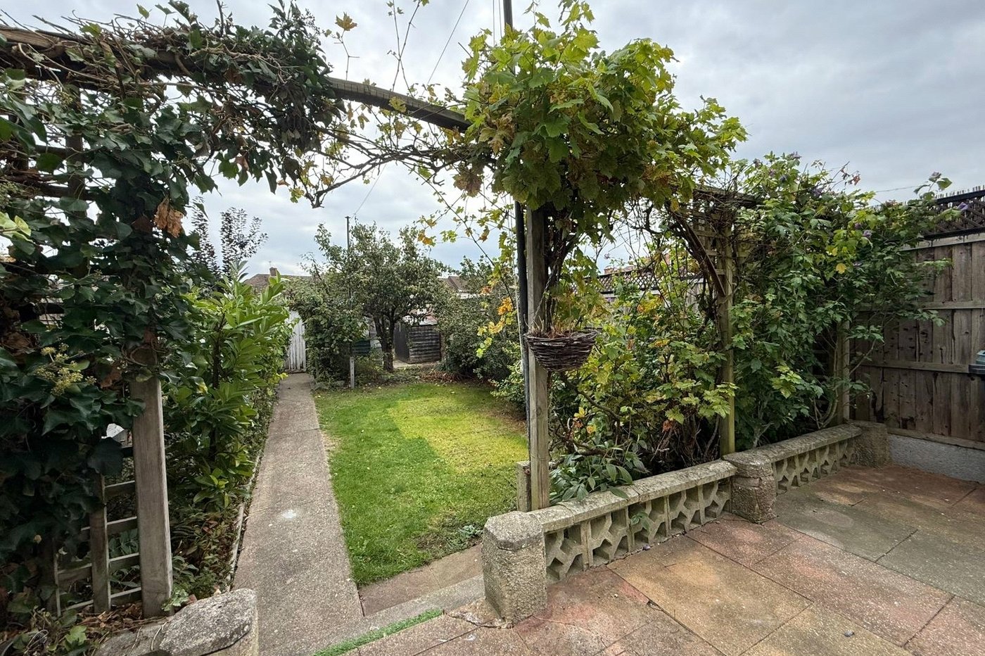 4 bedroom house for sale in Gravesend | Robinson Michael & Jackson