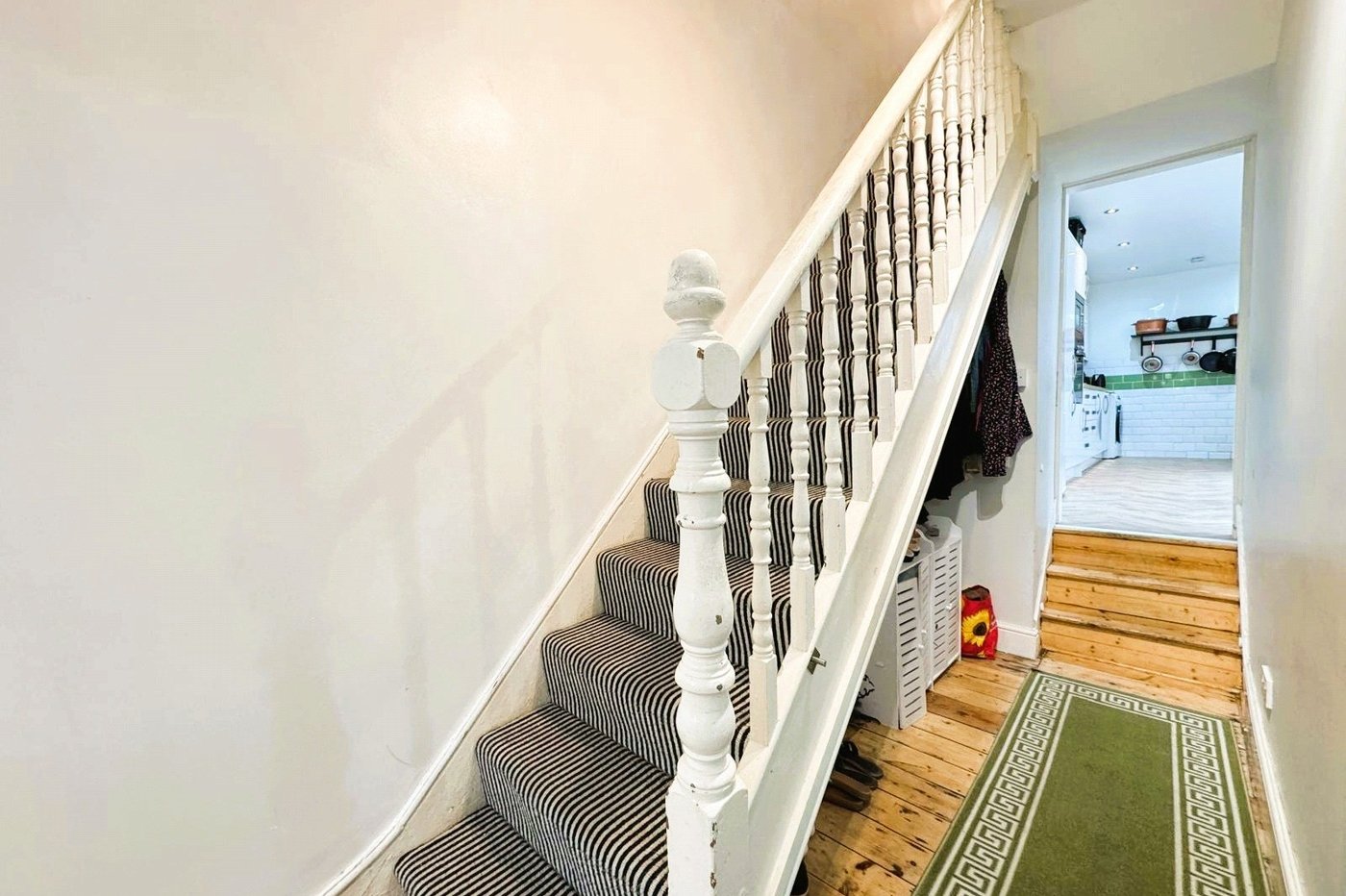 5 bedroom house for sale in London | Robinson Jackson