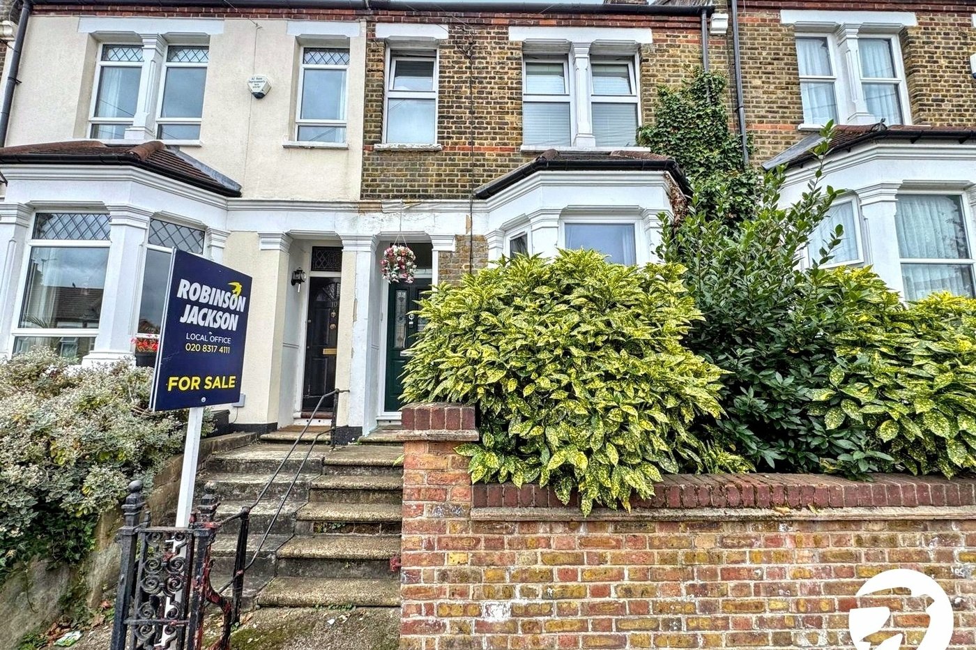 5 bedroom house for sale in London | Robinson Jackson