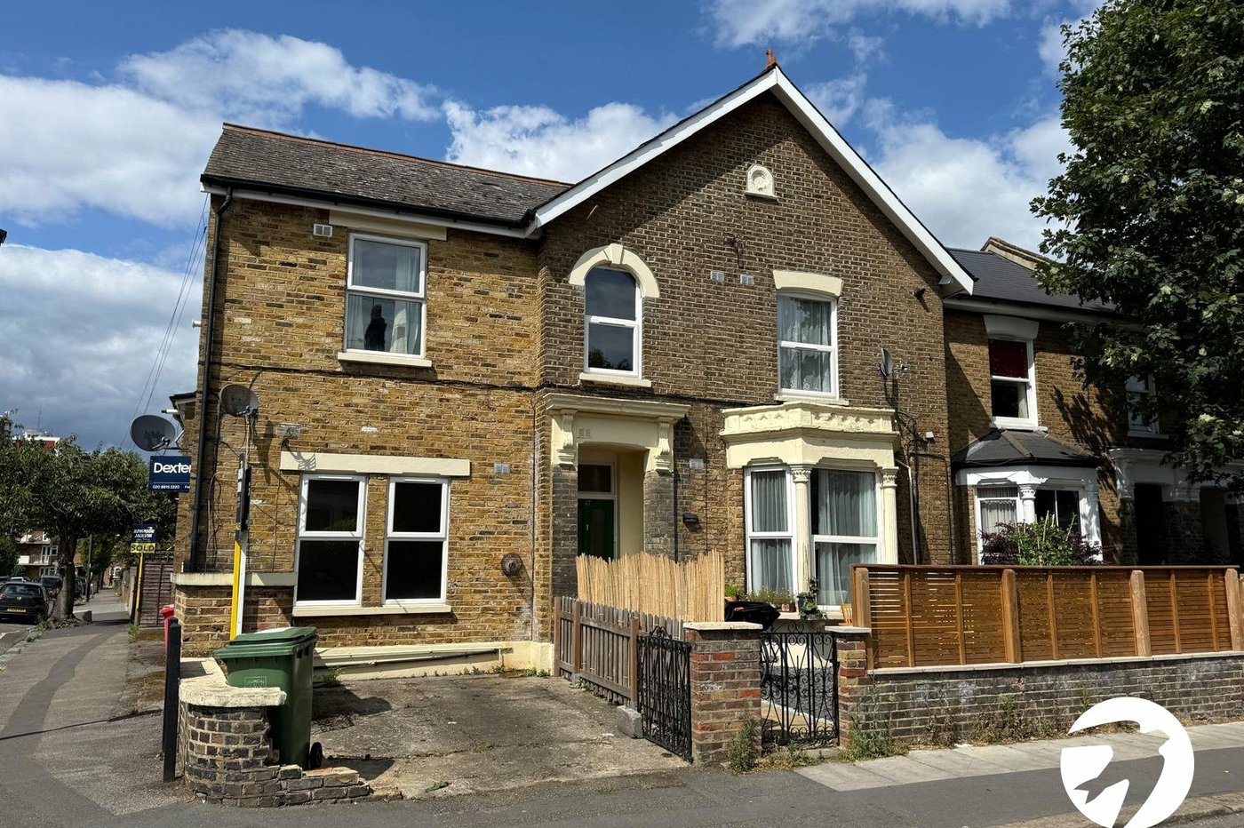 2 bedroom property for sale in London | Robinson Jackson
