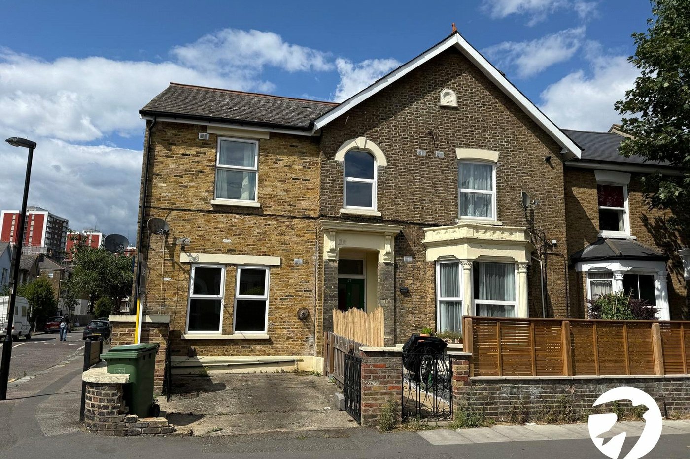 2 bedroom property for sale in London | Robinson Jackson