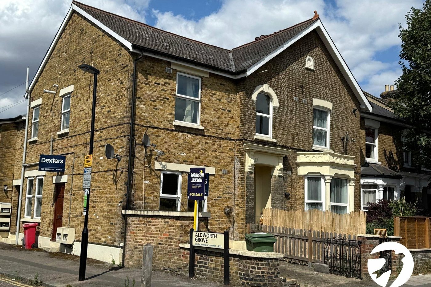 2 bedroom property for sale in London | Robinson Jackson