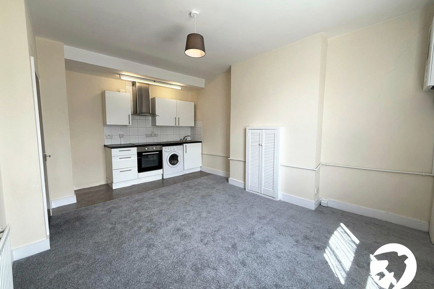 2 bedroom property for sale in London | Robinson Jackson