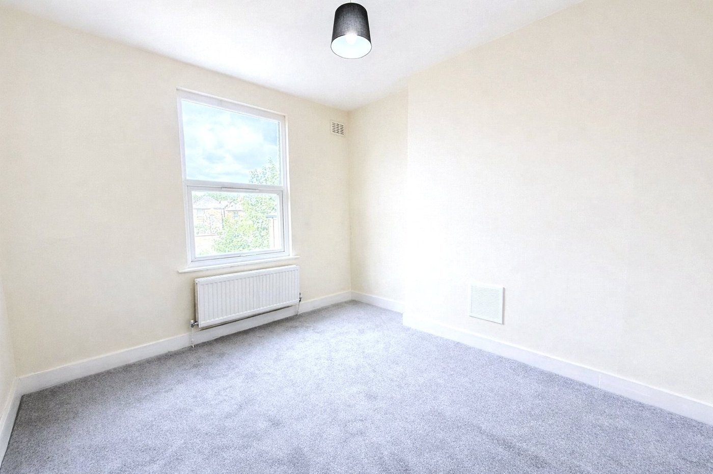 2 bedroom property for sale in London | Robinson Jackson