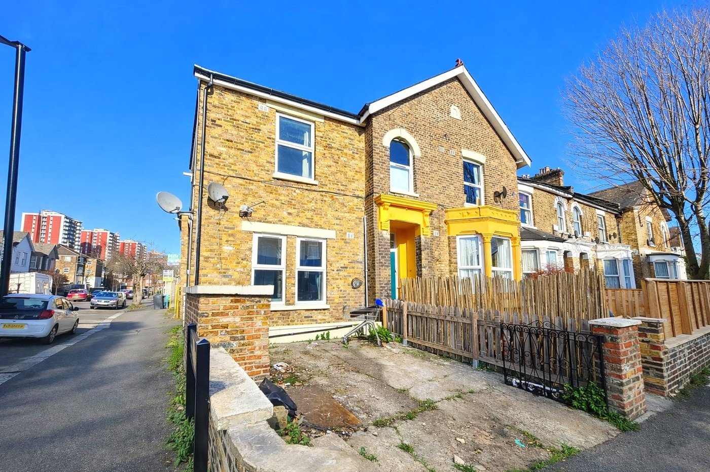 2 bedroom property for sale in London | Robinson Jackson