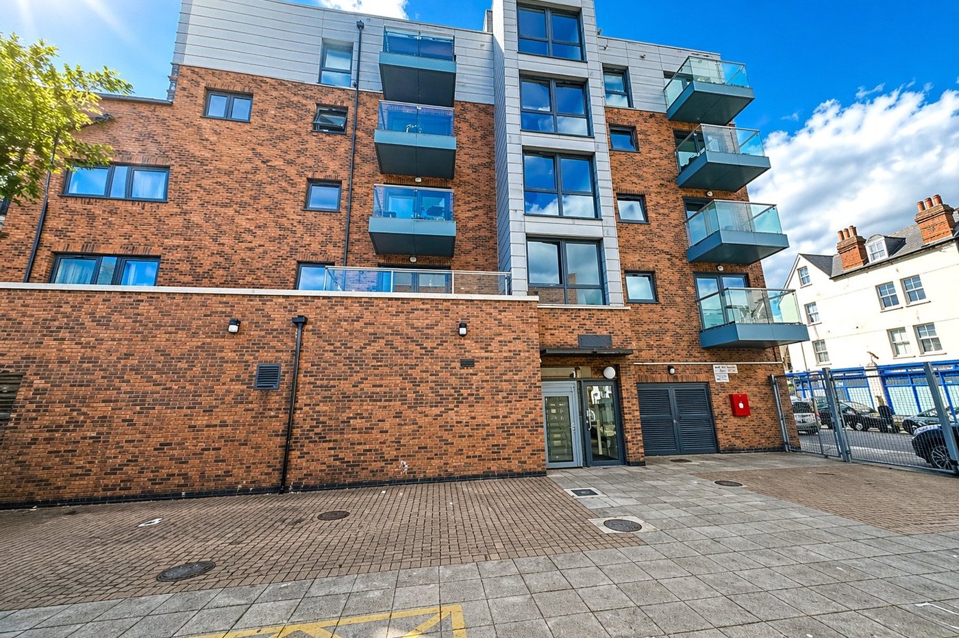 1 bedroom property for sale in London | Robinson Jackson