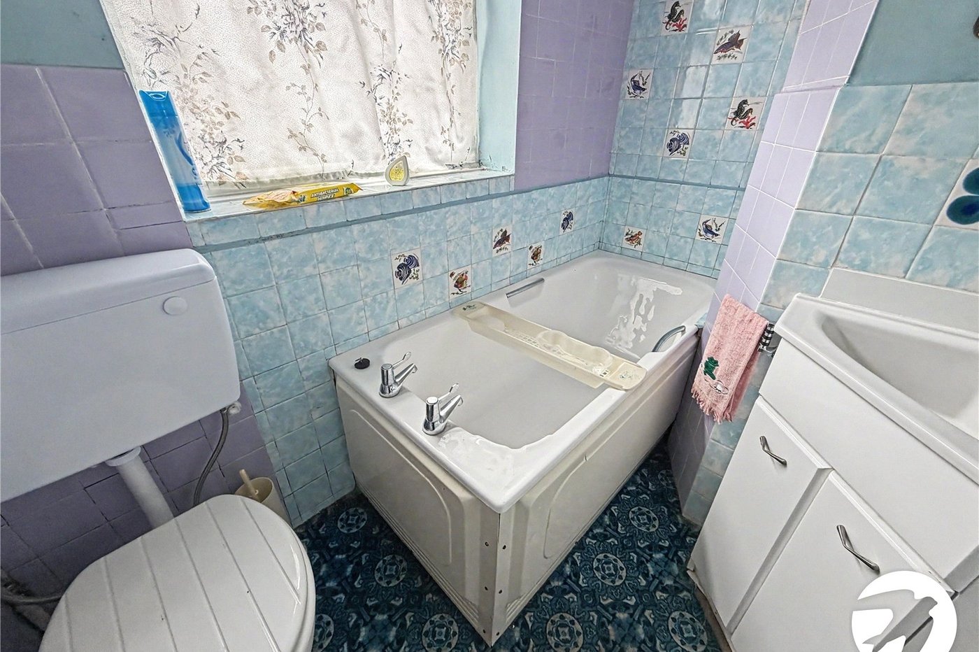 2 bedroom property for sale in Rochester | Robinson Michael & Jackson