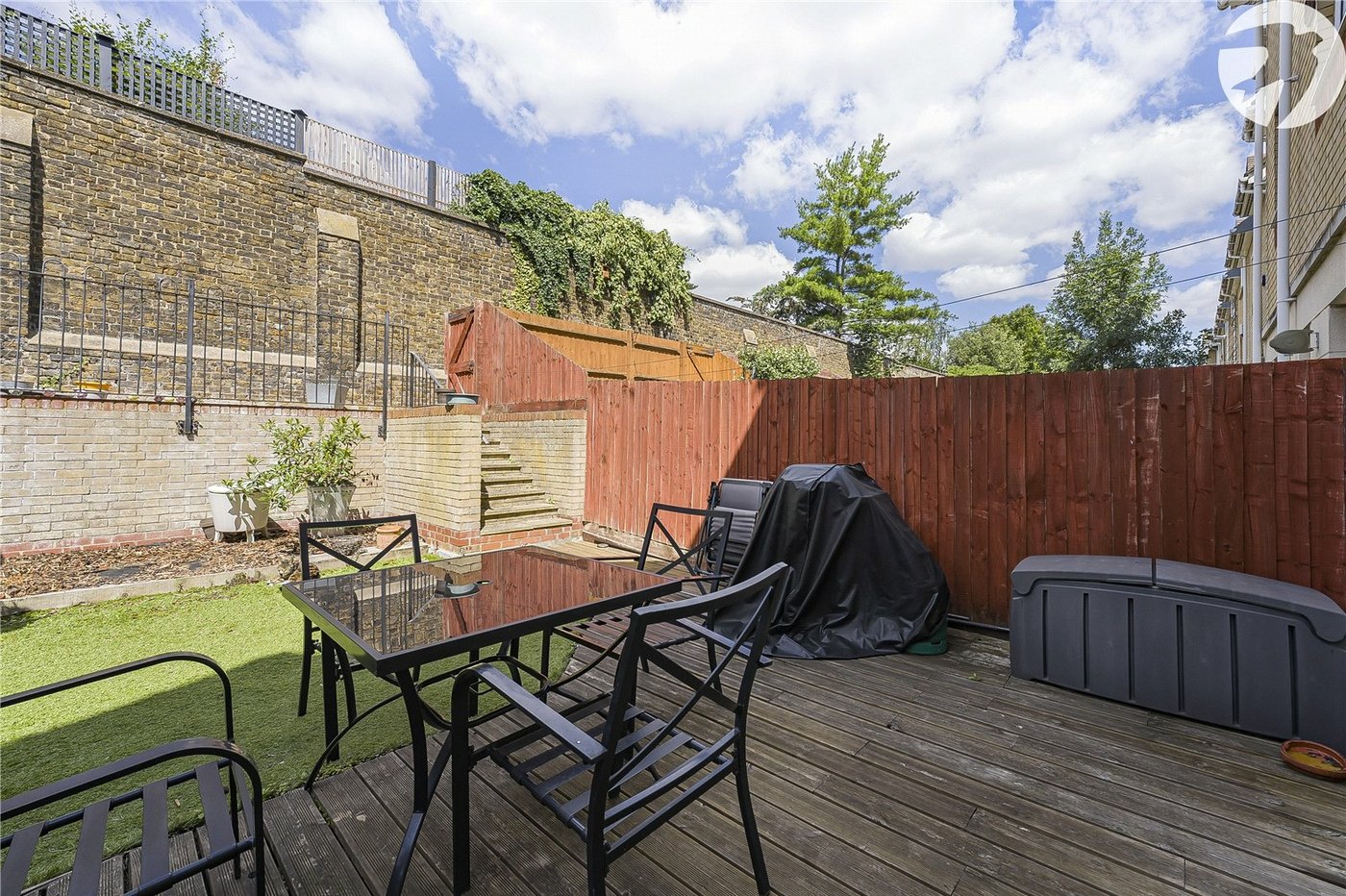 3 bedroom house for sale in West Dartford | Robinson Jackson