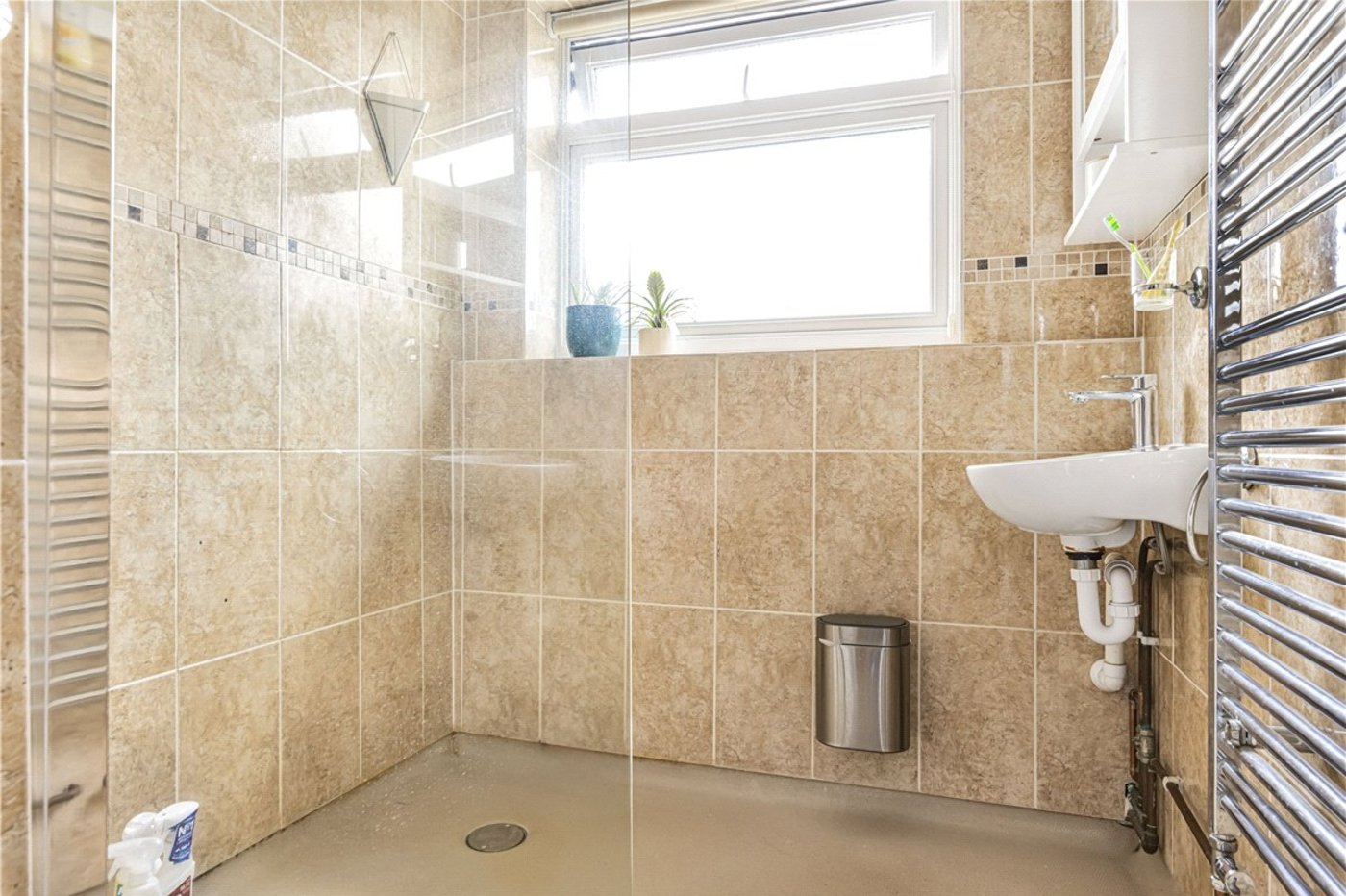 4 bedroom bungalow for sale in Orpington | Robinson Jackson