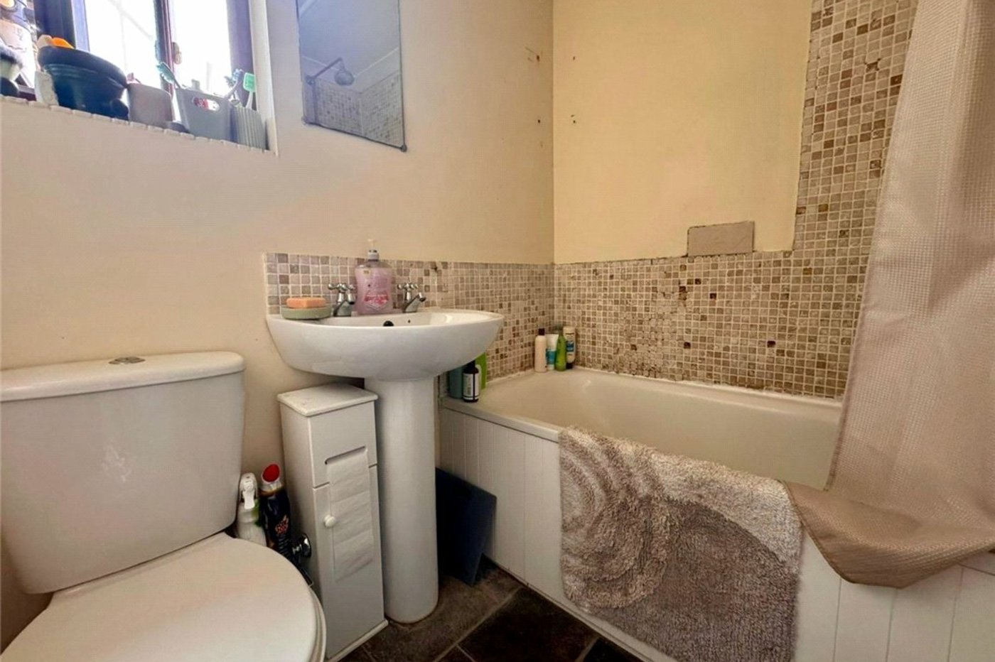 3 bedroom house for sale in Farnborough Village | Robinson Jackson