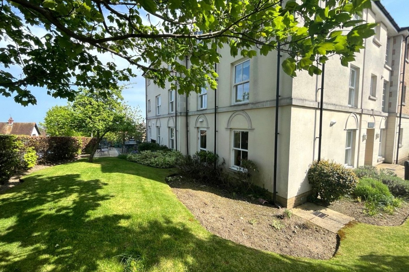 2 bedroom property for sale in Gravesend | Robinson Michael & Jackson