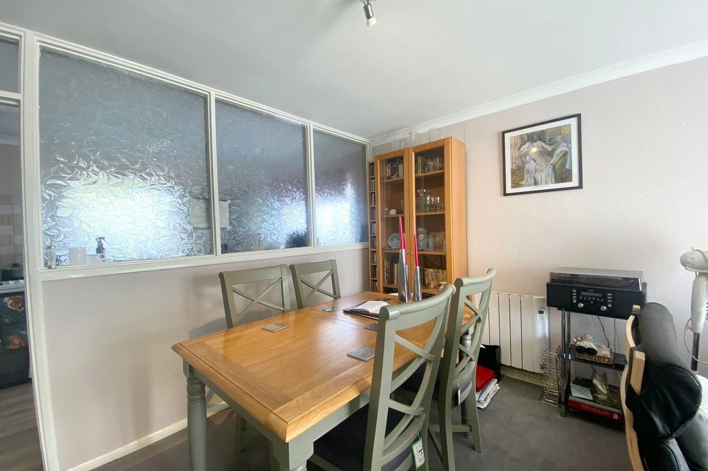 2 bedroom property for sale in Gravesend | Robinson Michael & Jackson
