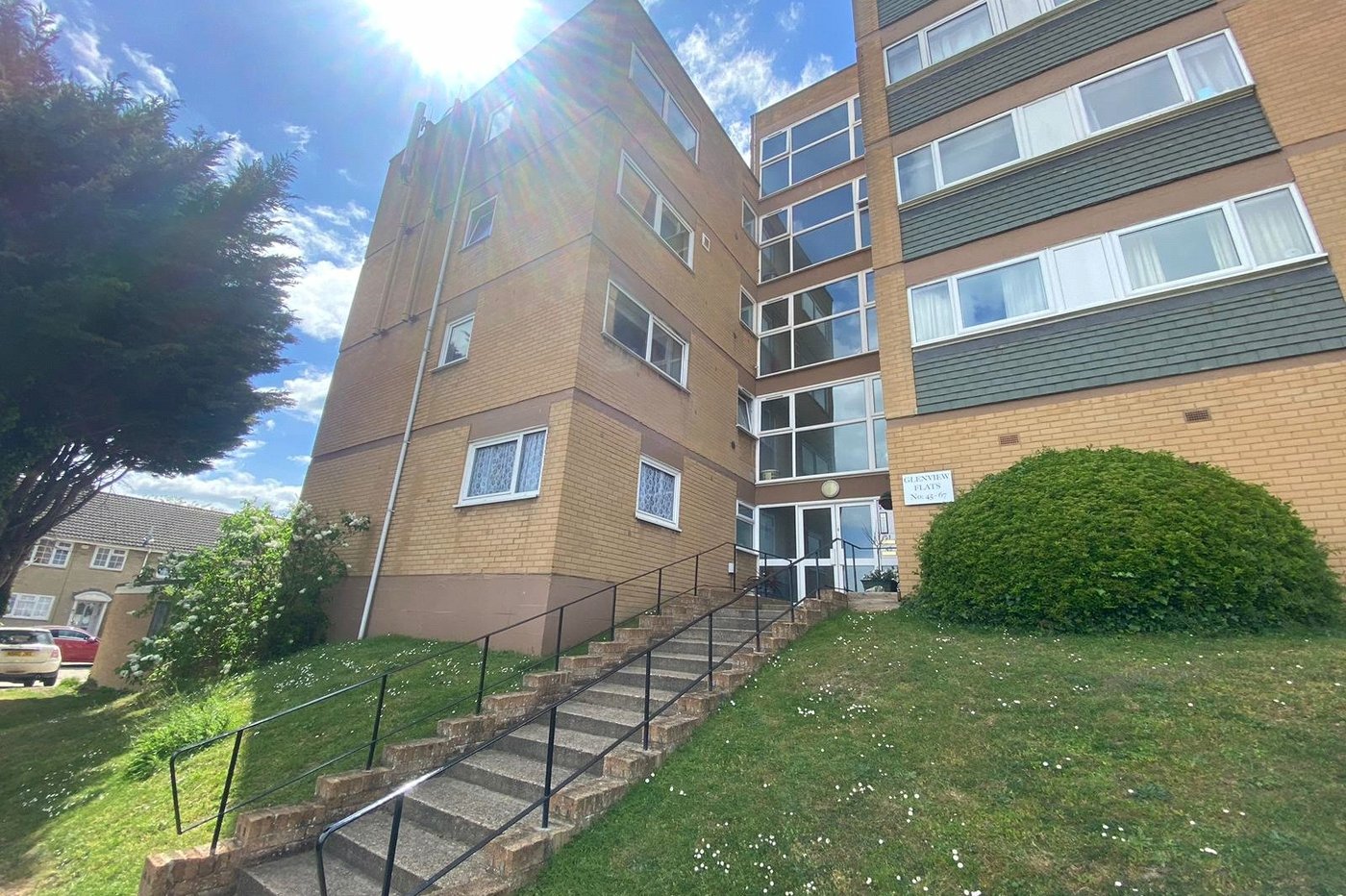 2 bedroom property for sale in Gravesend | Robinson Michael & Jackson