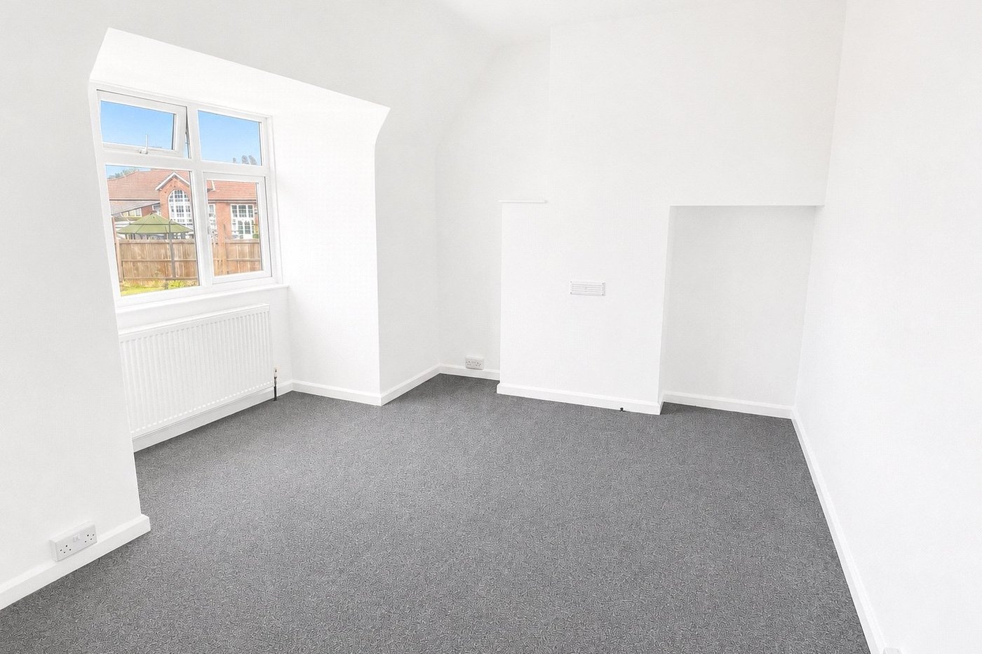 2 bedroom house for sale in Bromley | Robinson Jackson
