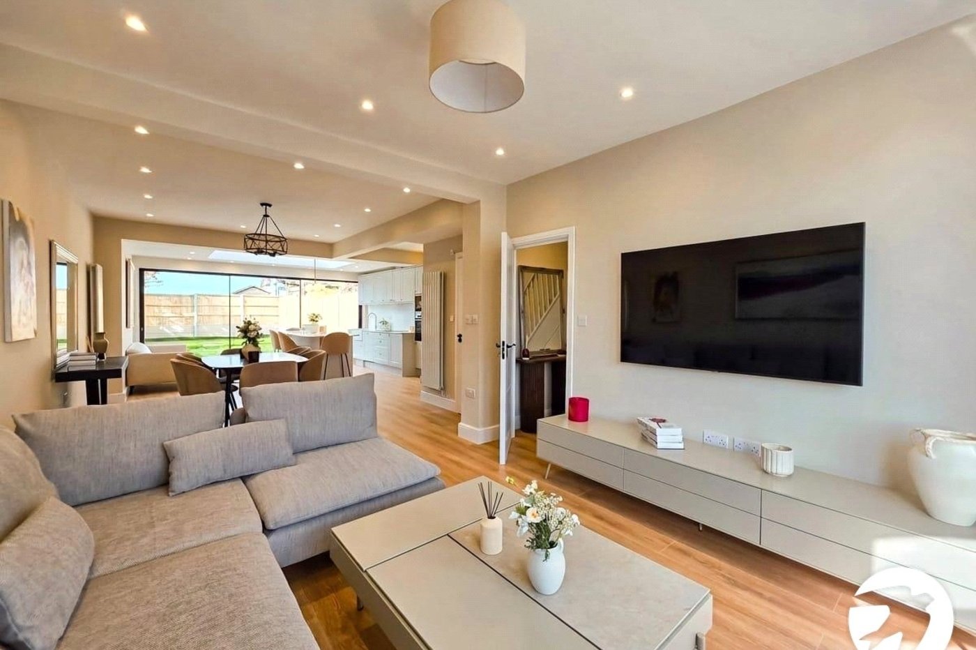 5 bedroom house for sale in London | Robinson Jackson