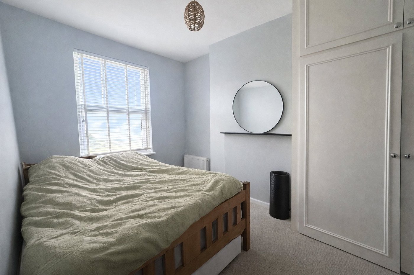 3 bedroom house for sale in London | Robinson Jackson