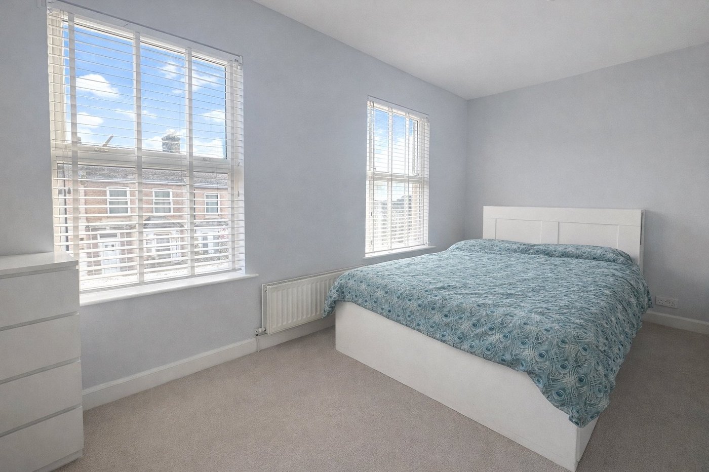 3 bedroom house for sale in London | Robinson Jackson