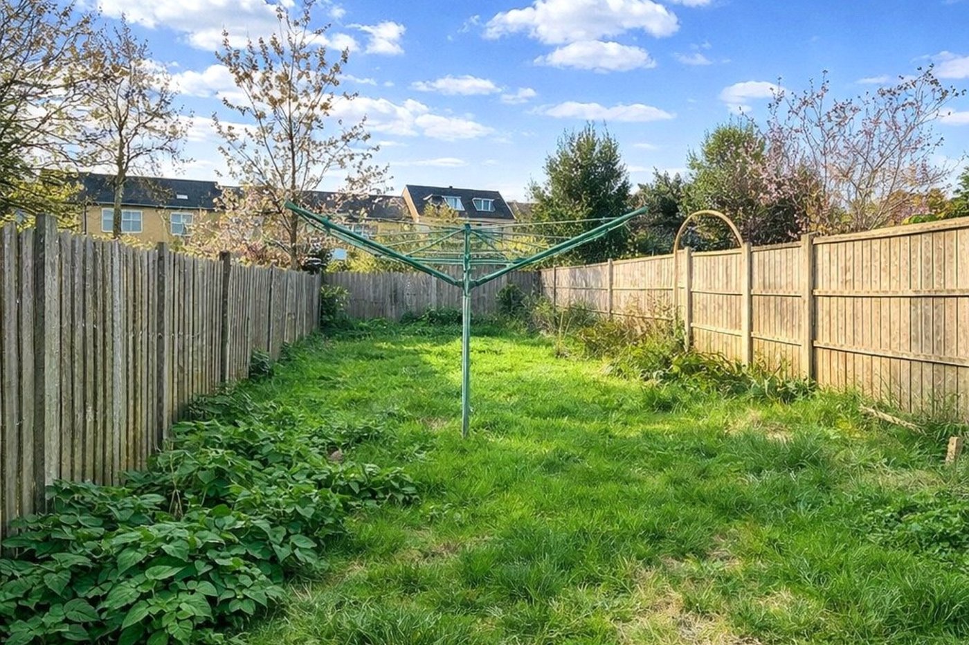 3 bedroom house for sale in London | Robinson Jackson