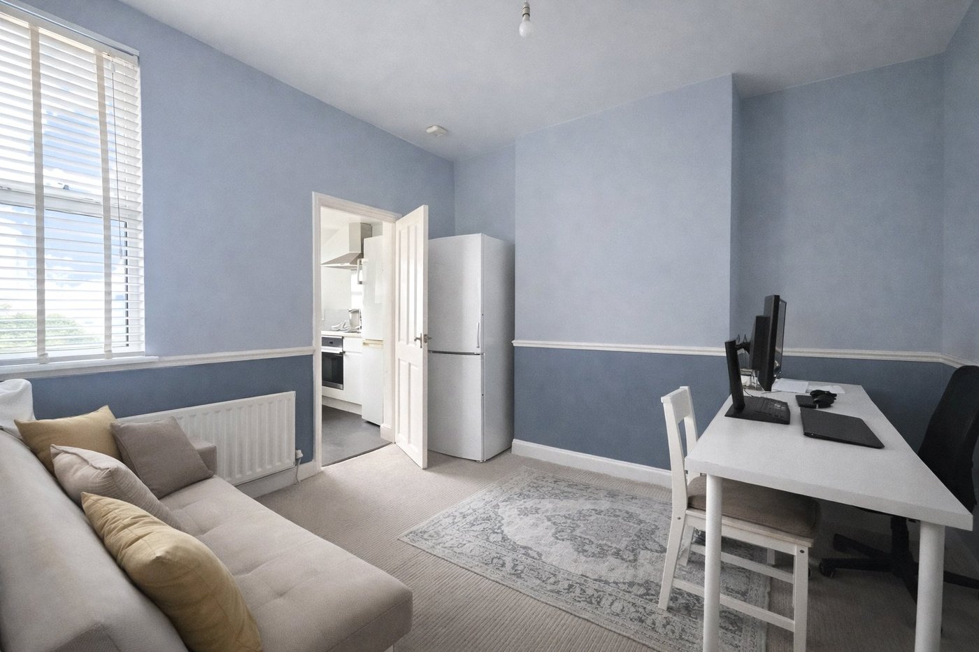 3 bedroom house for sale in London | Robinson Jackson