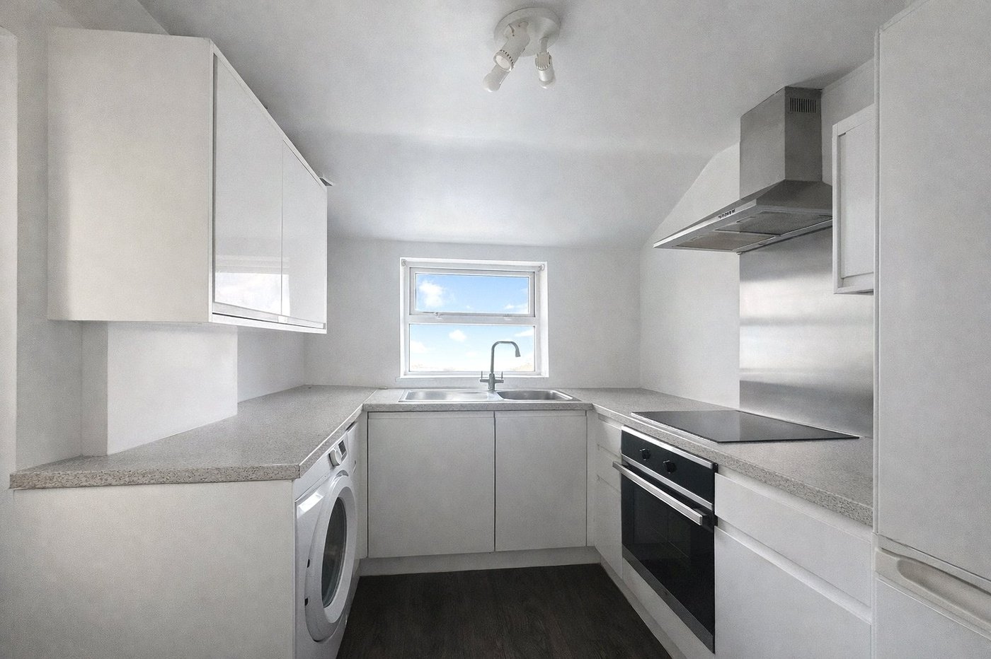 3 bedroom house for sale in London | Robinson Jackson