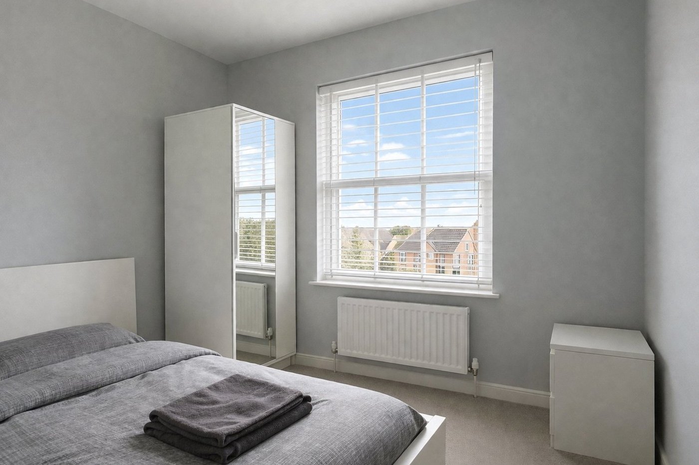 3 bedroom house for sale in London | Robinson Jackson