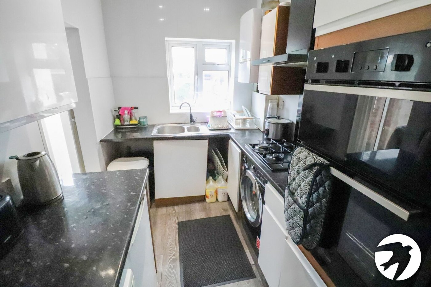 3 bedroom house for sale in London | Robinson Jackson