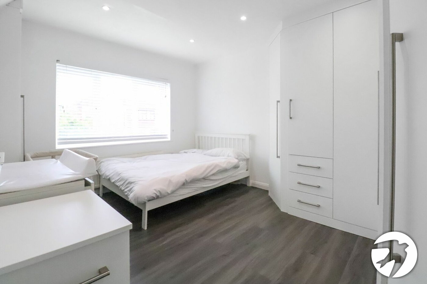 3 bedroom house for sale in London | Robinson Jackson