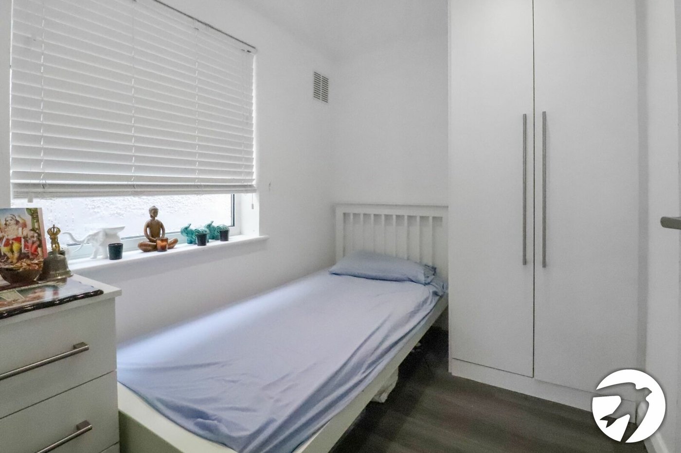 3 bedroom house for sale in London | Robinson Jackson