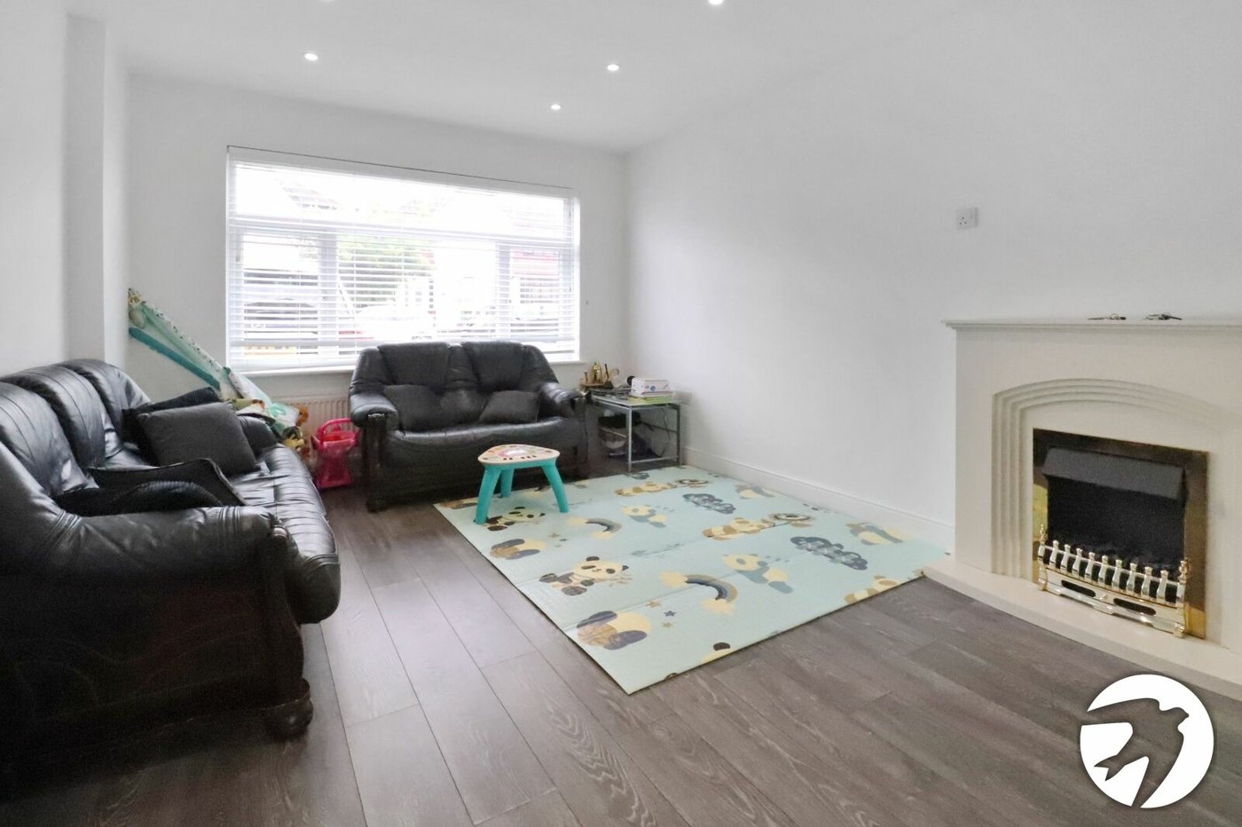 3 bedroom house for sale in London | Robinson Jackson