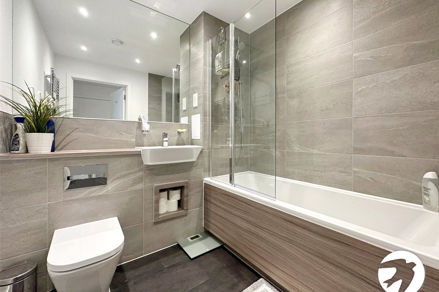 2 bedroom property for sale in Rochester | Robinson Michael & Jackson