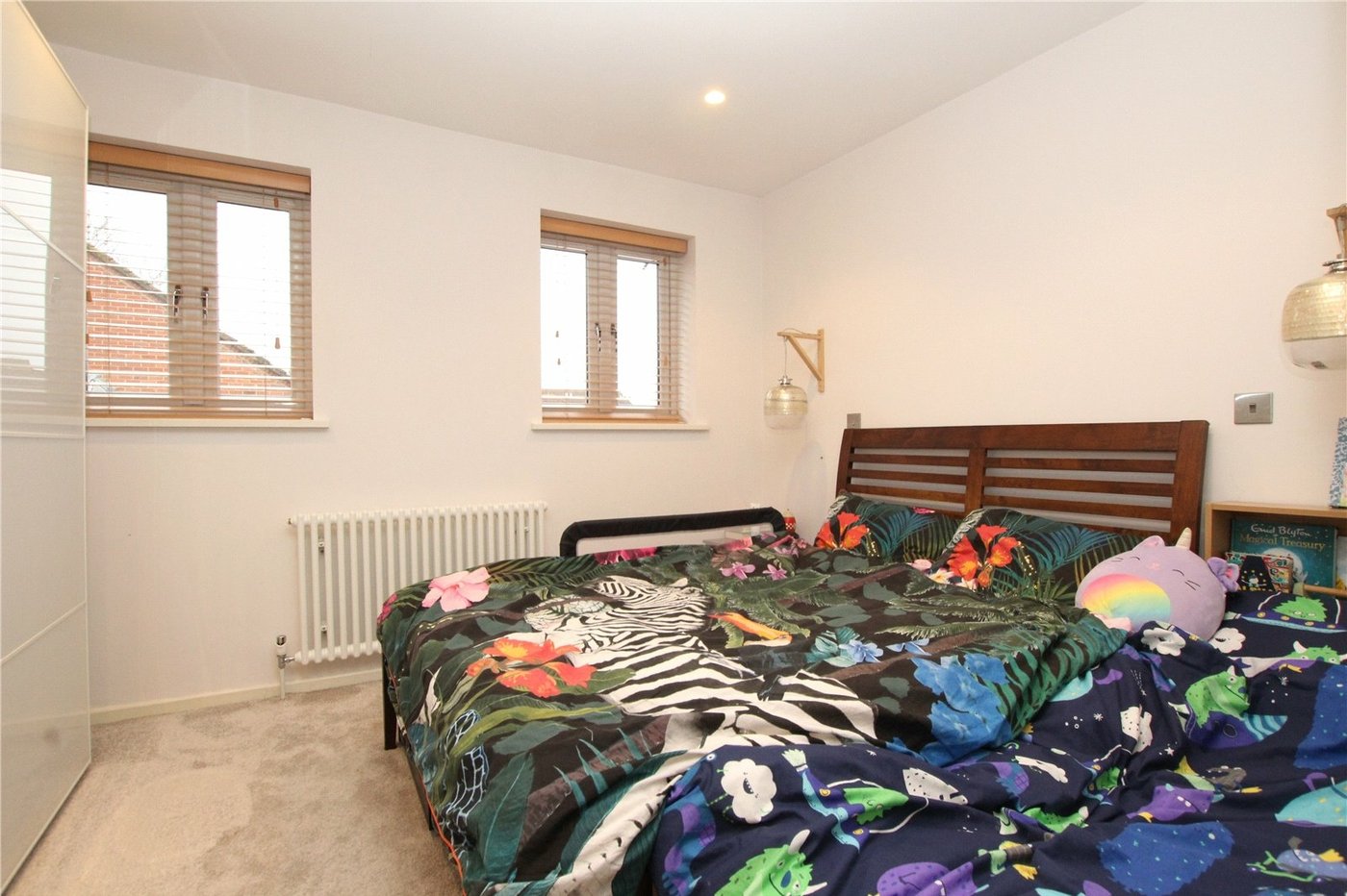 2 bedroom house for sale in Thamesmead | Robinson Jackson