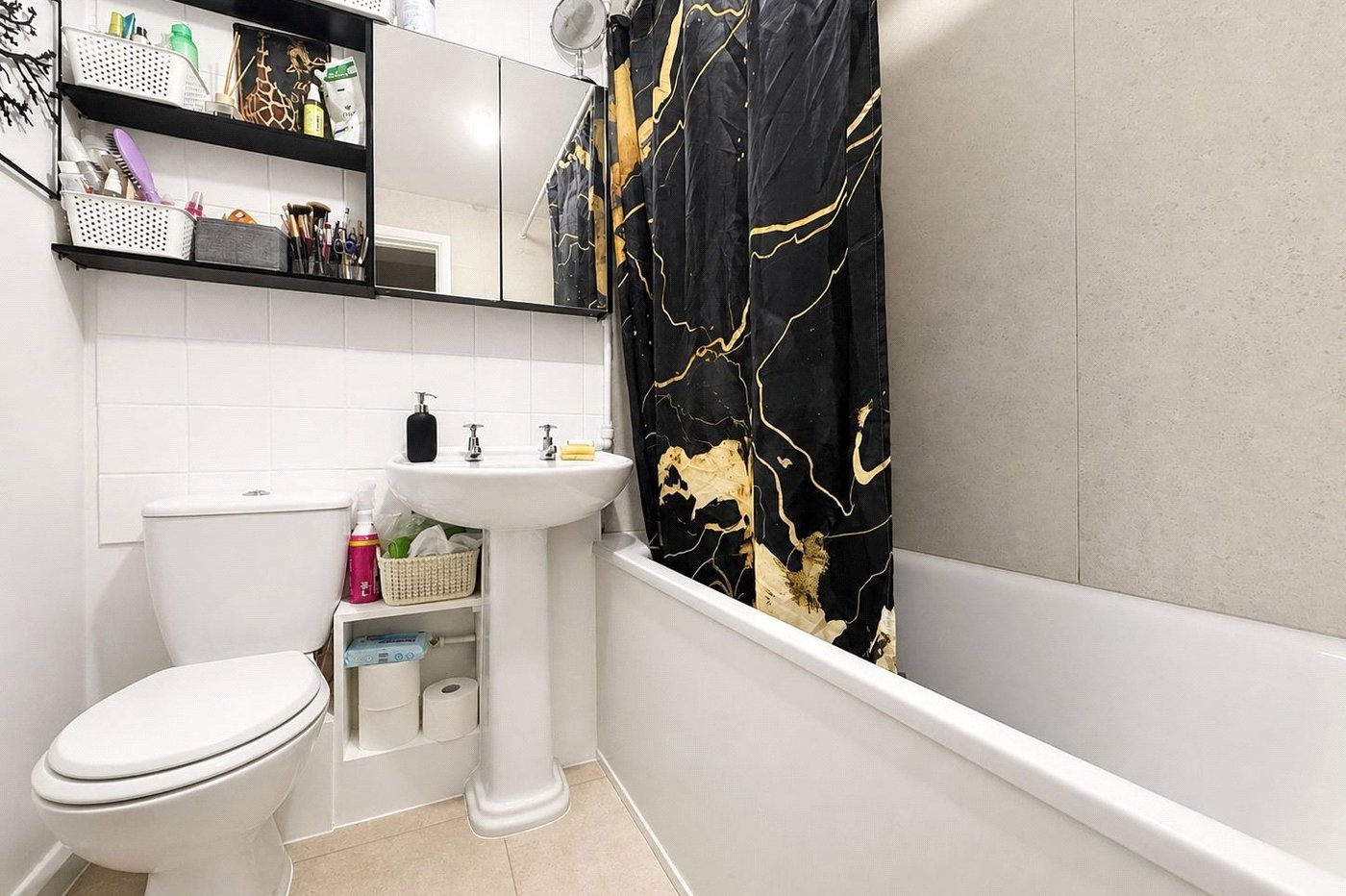 2 bedroom property for sale in Thamesmead | Robinson Jackson