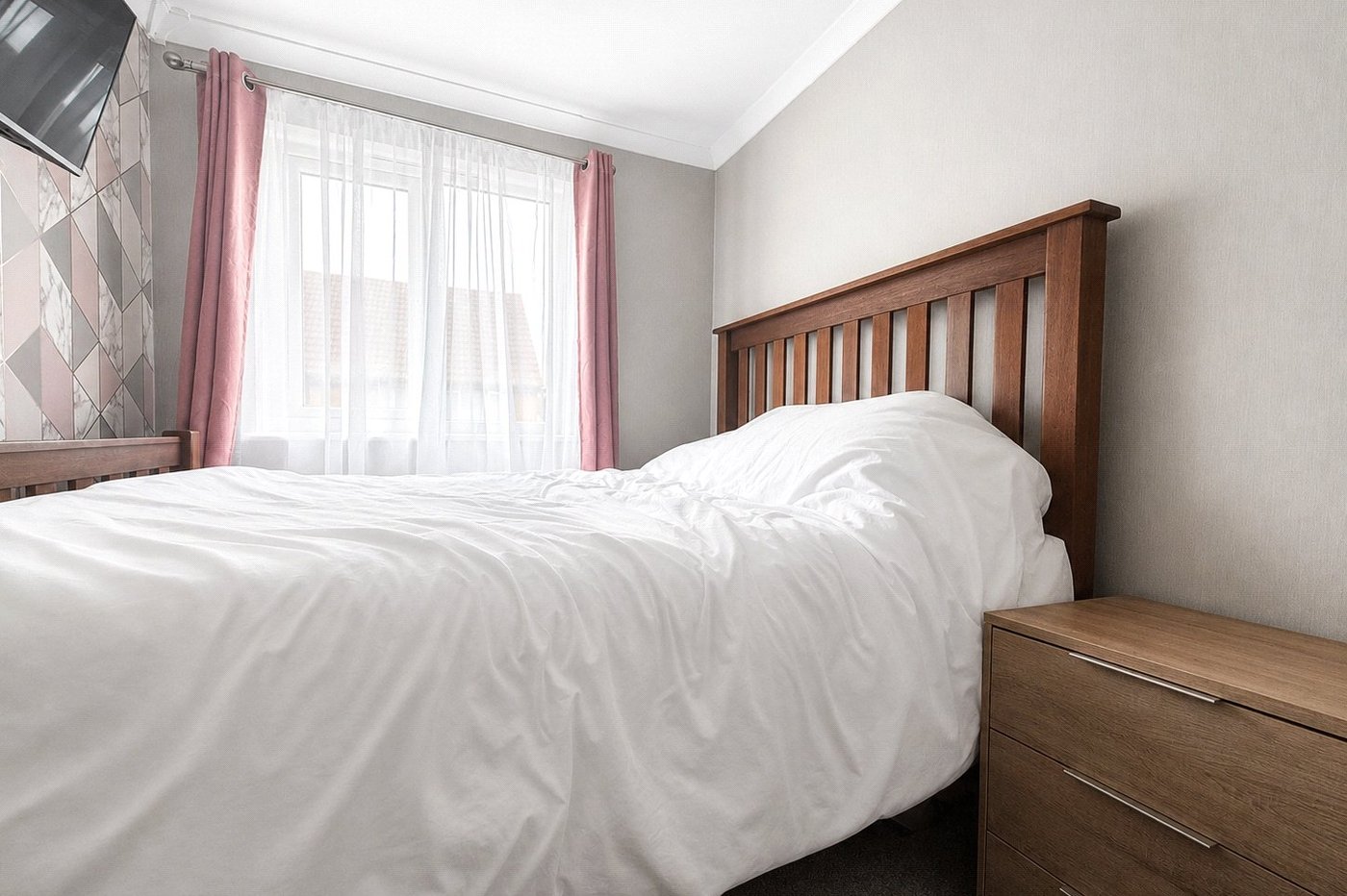 2 bedroom property for sale in Thamesmead | Robinson Jackson