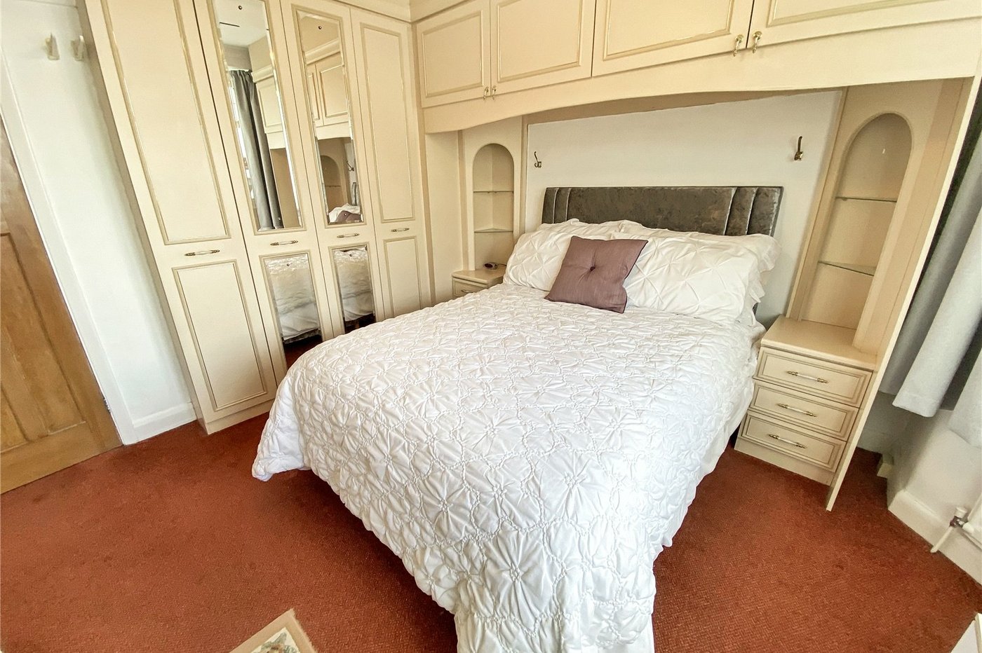 2 bedroom bungalow for sale in Sidcup | Robinson Jackson