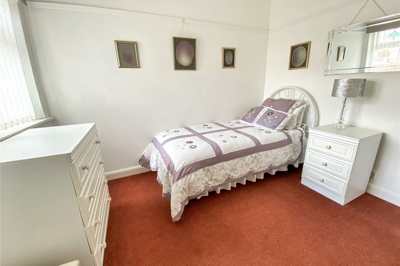 2 bedroom bungalow for sale in Sidcup | Robinson Jackson