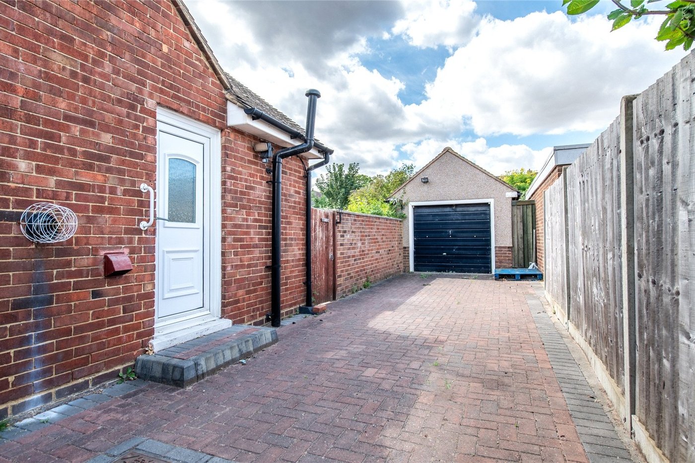 2 bedroom bungalow for sale in Gravesend | Robinson Michael & Jackson