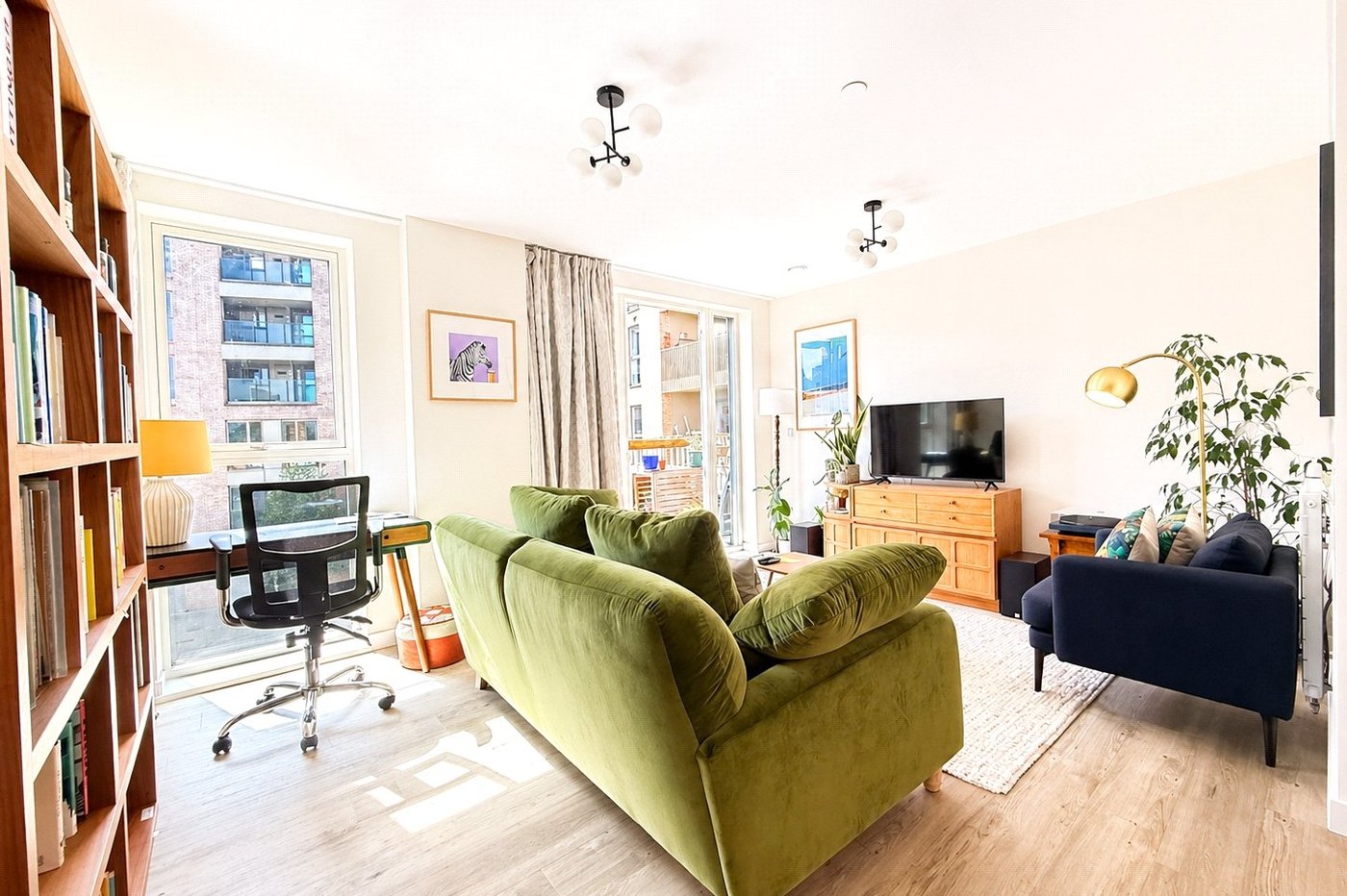 2 bedroom property for sale in London | Robinson Jackson