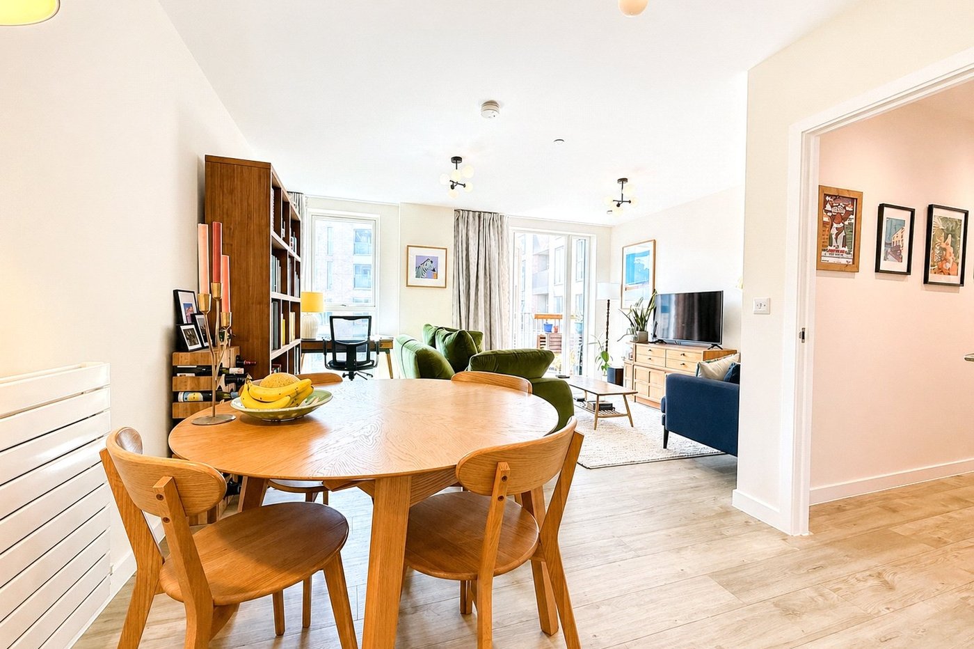 2 bedroom property for sale in London | Robinson Jackson