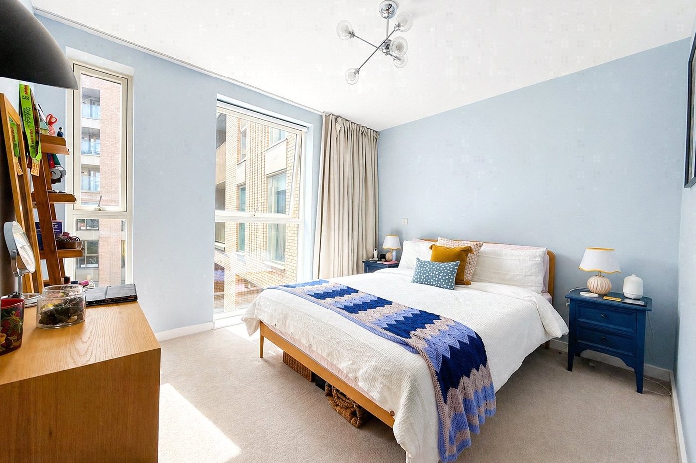 2 bedroom property for sale in London | Robinson Jackson