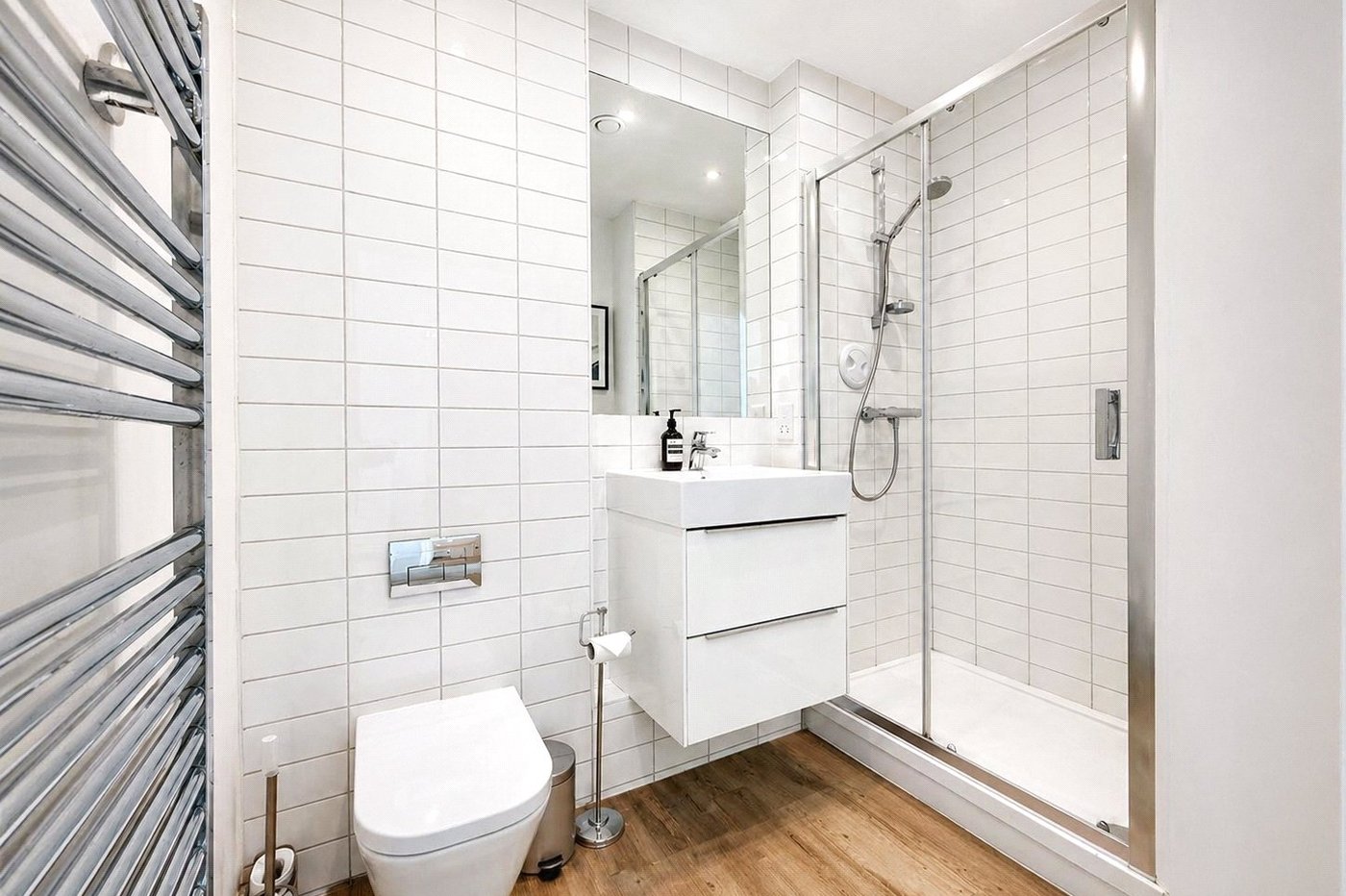2 bedroom property for sale in London | Robinson Jackson