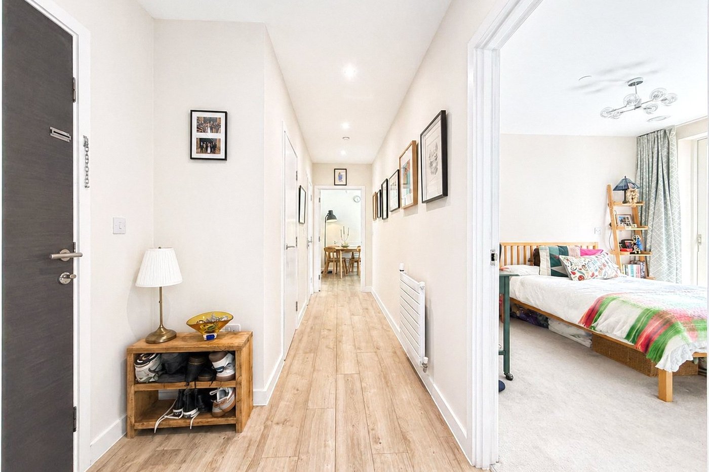 2 bedroom property for sale in London | Robinson Jackson