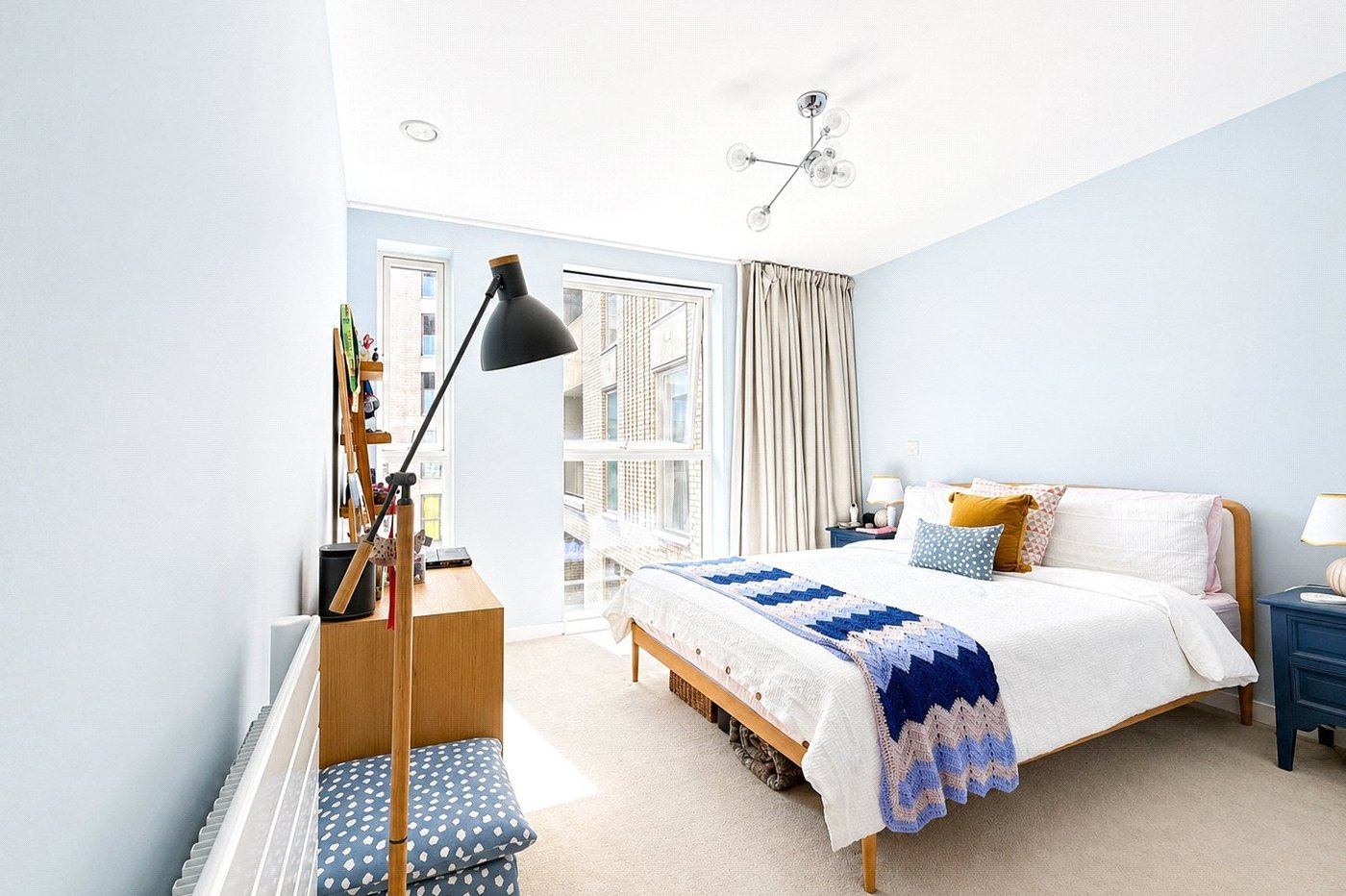 2 bedroom property for sale in London | Robinson Jackson