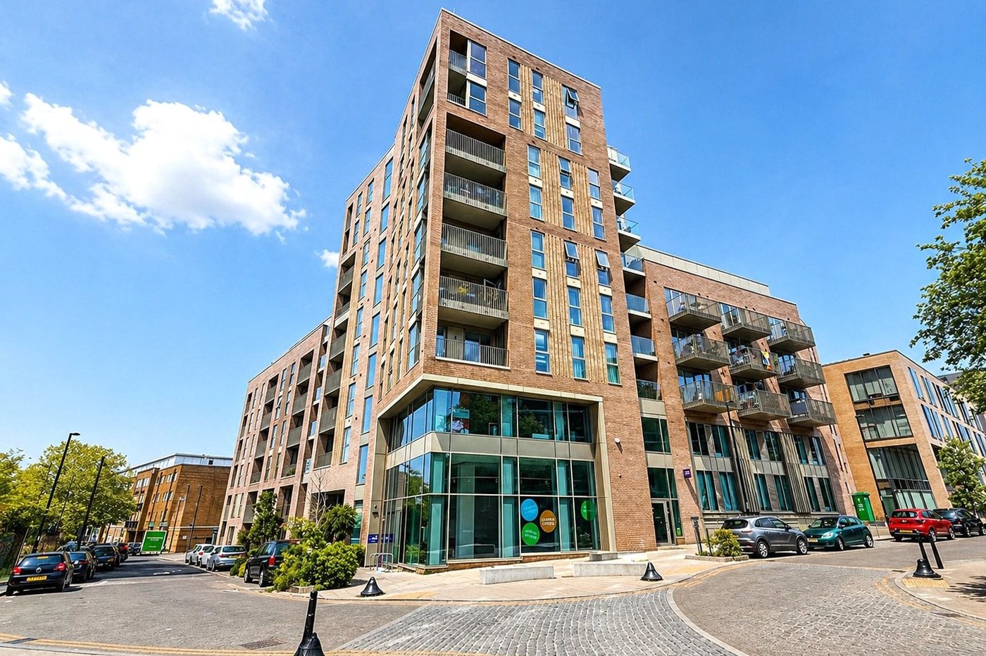 2 bedroom property for sale in London | Robinson Jackson